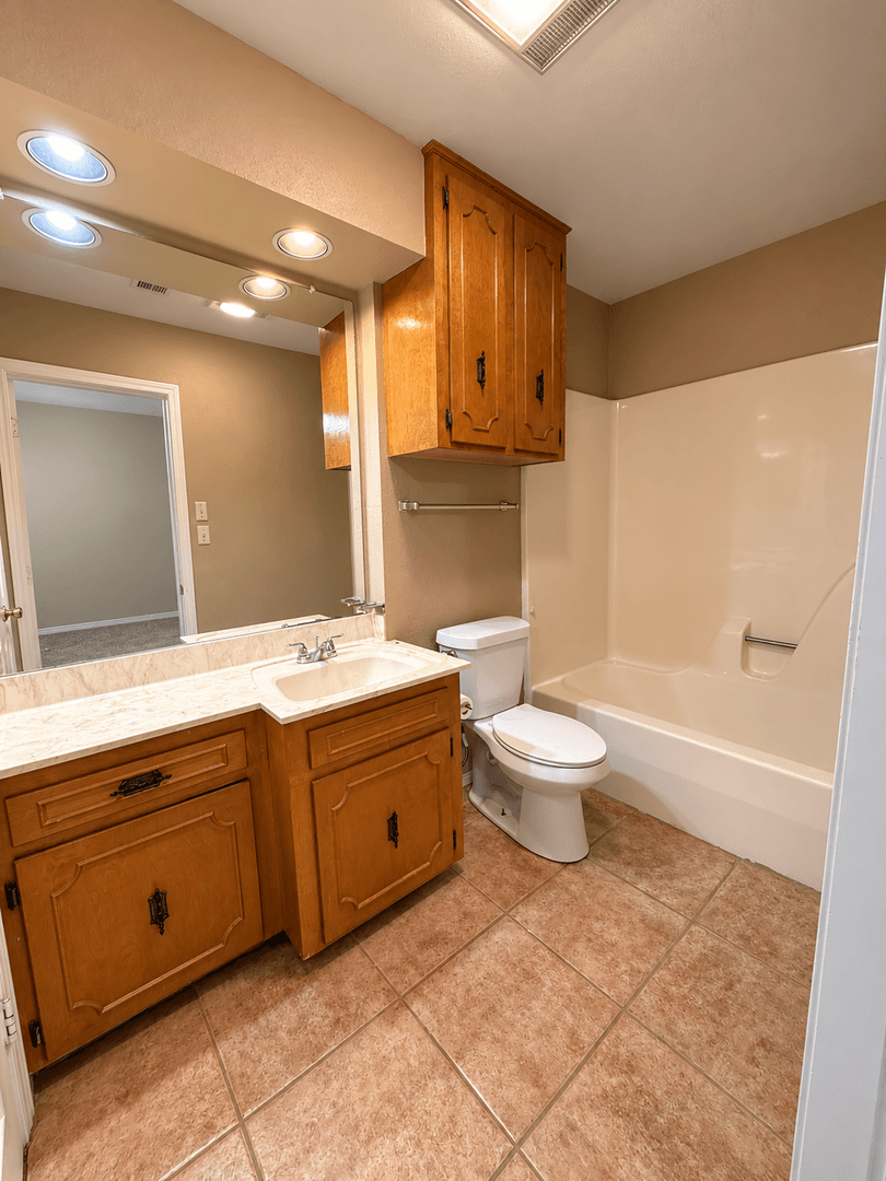 Shreveport House: 4111 Pines Rd.