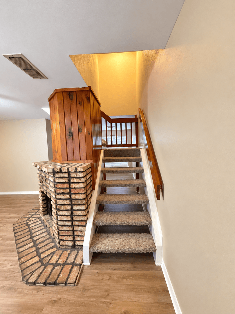 Shreveport House: 4111 Pines Rd.