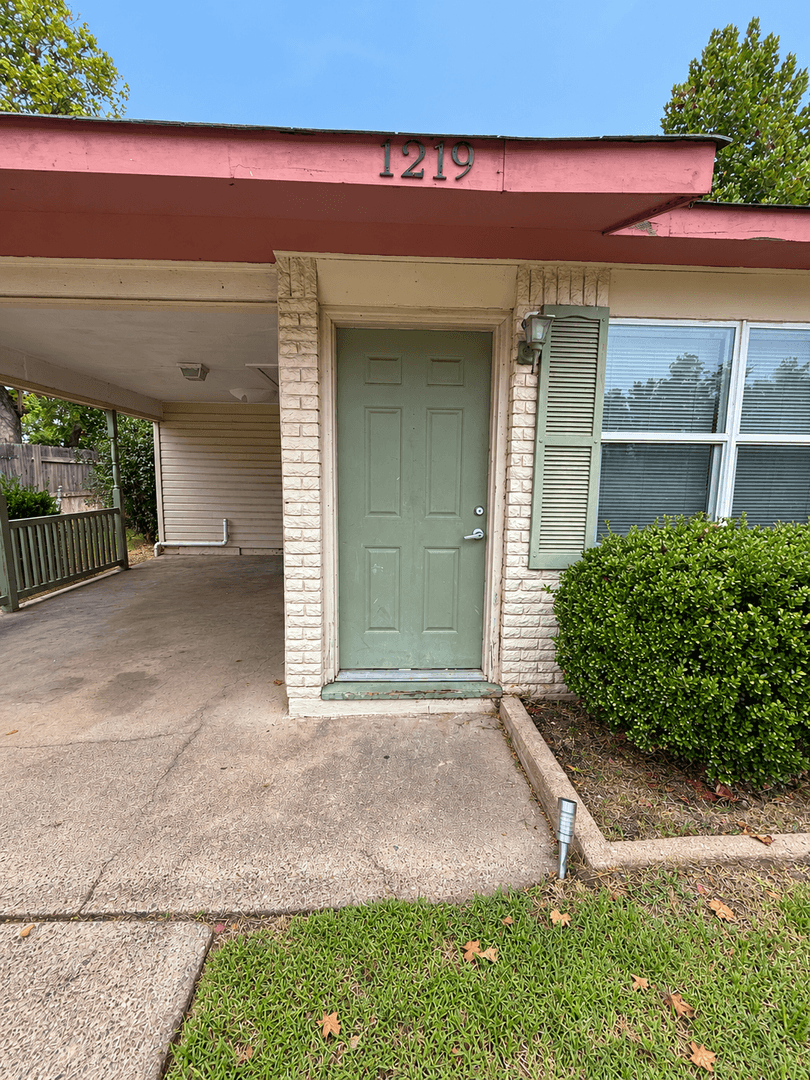 Bossier City House: 1219 Gladiolus