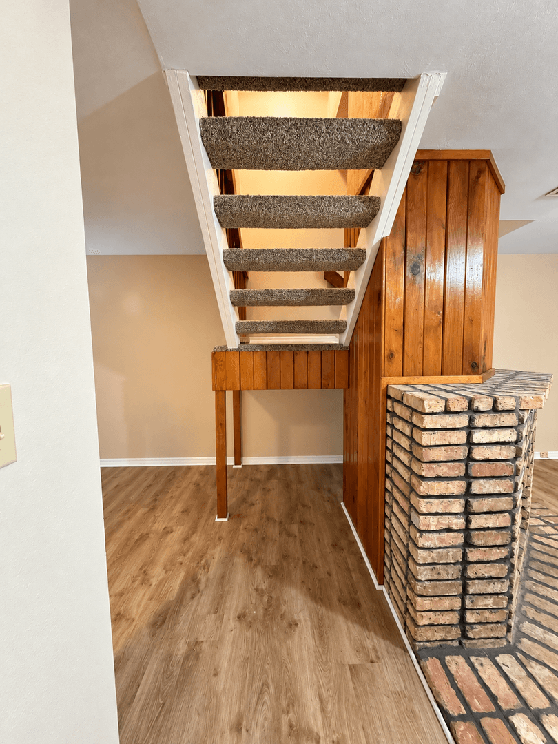 Shreveport House: 4111 Pines Rd.
