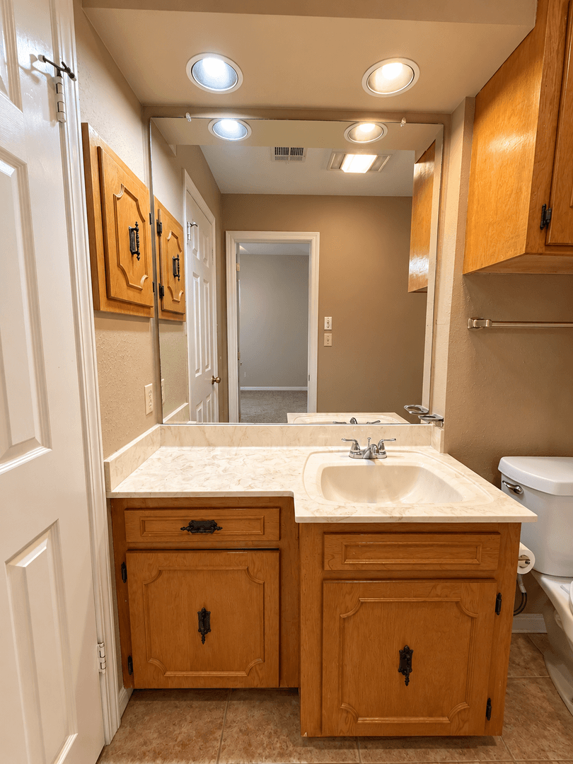 Shreveport House: 4111 Pines Rd.