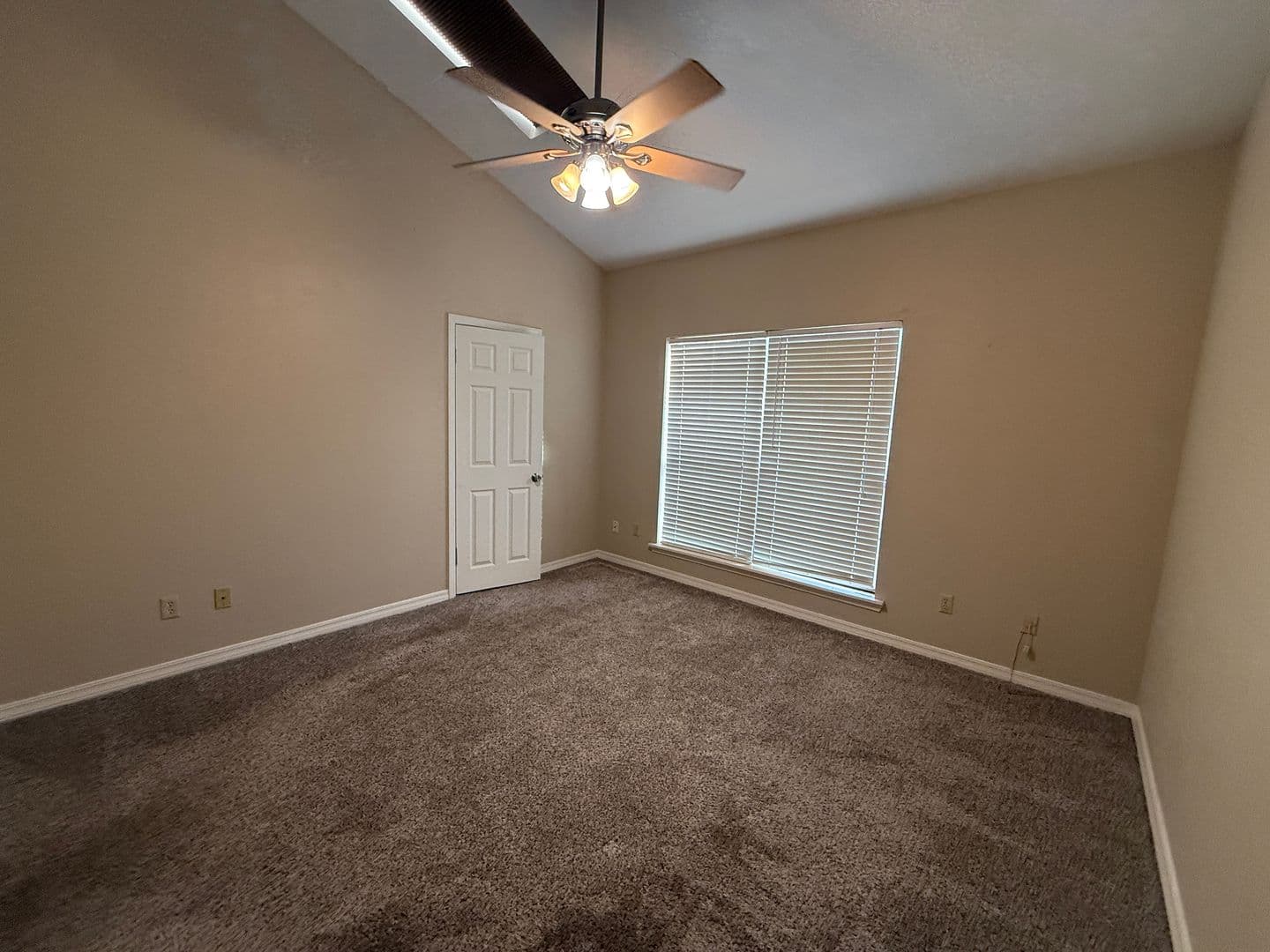 Shreveport House: 4111 Pines Rd.