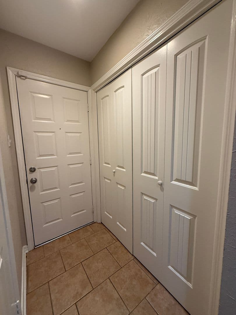 Shreveport House: 4111 Pines Rd.