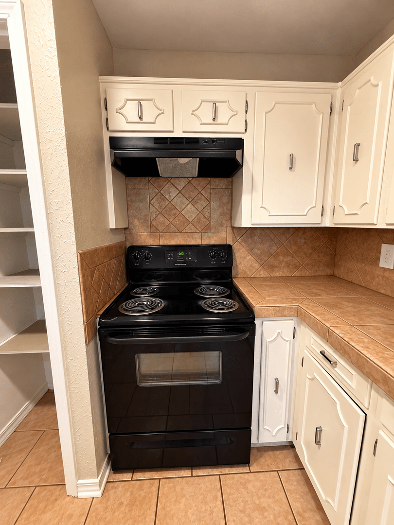 Shreveport House: 4111 Pines Rd.