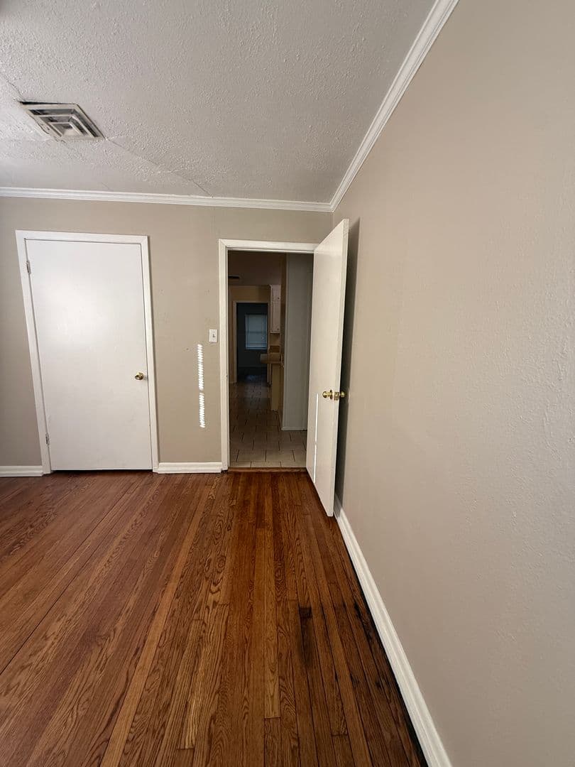 Bossier City House: 1320 Mark Ave