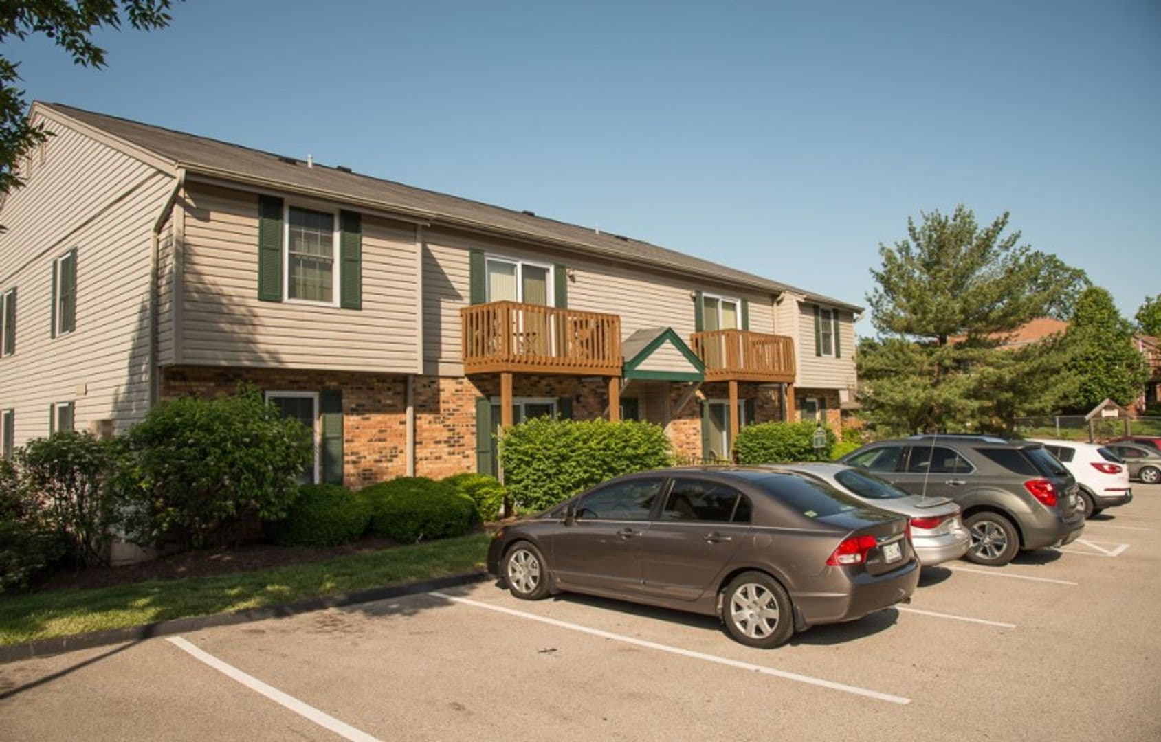 St. Louis Apartment: 1100 Kingbolt Cir Dr.