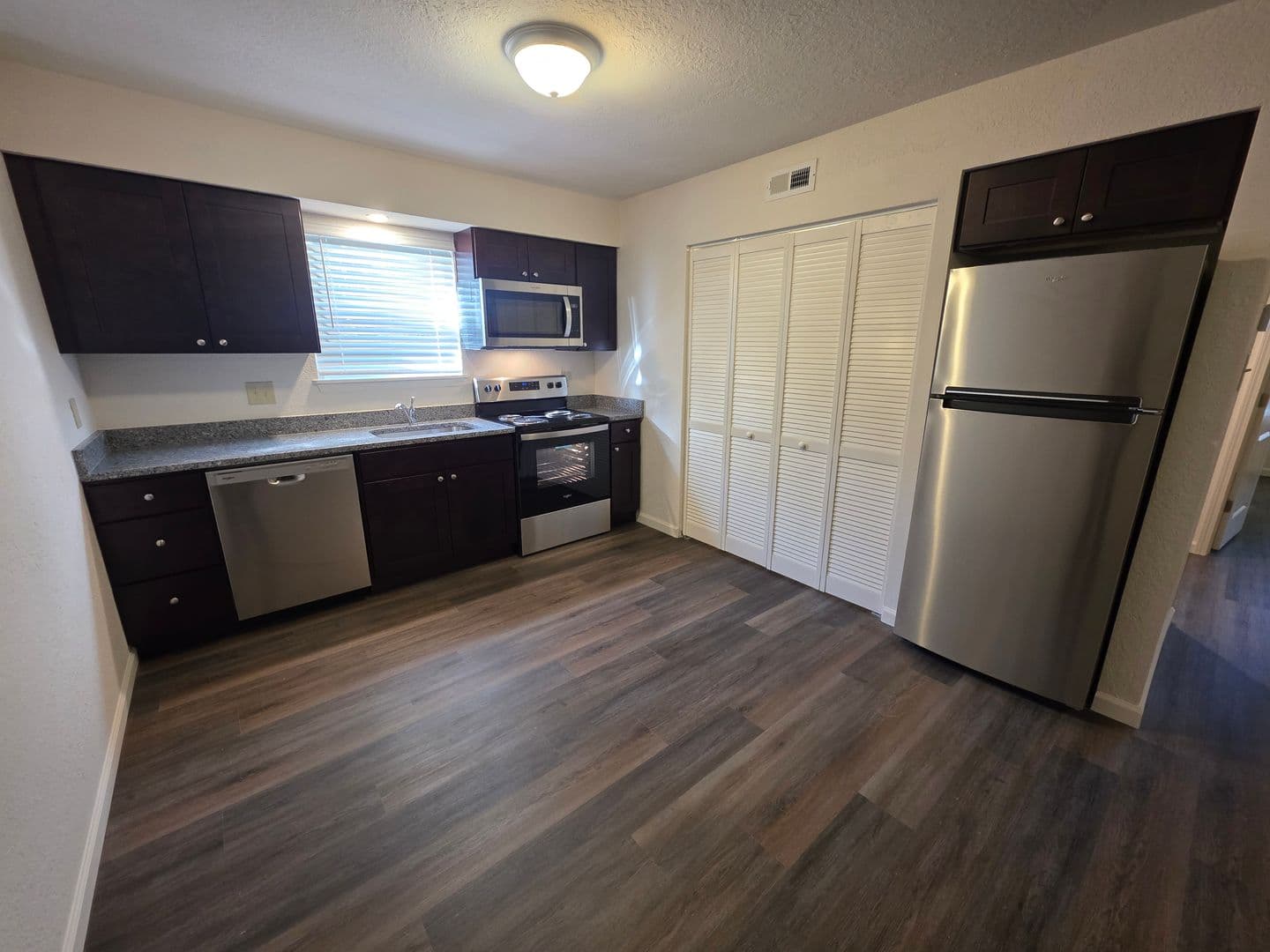 Fenton Apartment: 215 Mt Everest