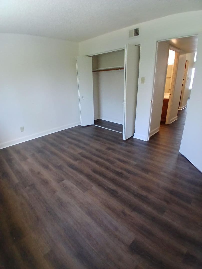 Valley Park Apartment: 54-66 Cheryl Lane