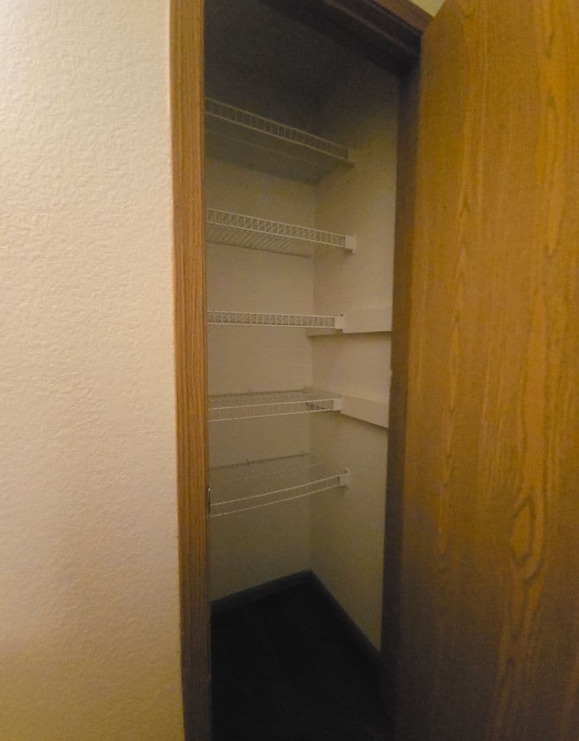 Festus Apartment: 1 Oak Knoll Dr.