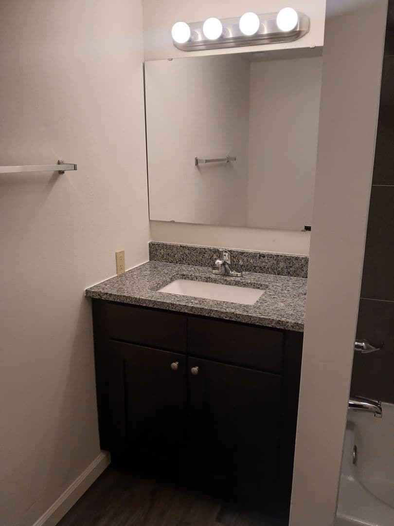 Fenton Apartment: 684 South Old Highway 141