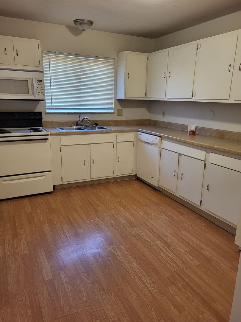 St. Louis Apartment: 5226 Lemay Ferry Rd