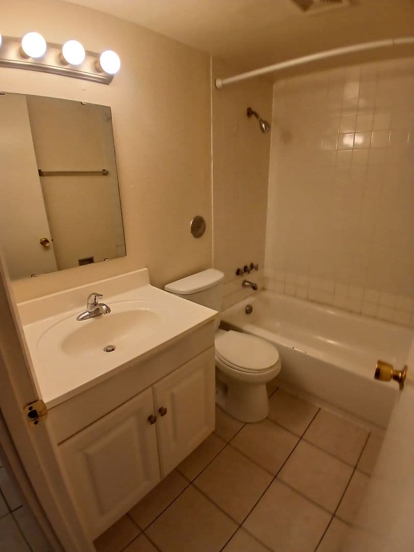 Valley Park Apartment: 54-66 Cheryl Lane