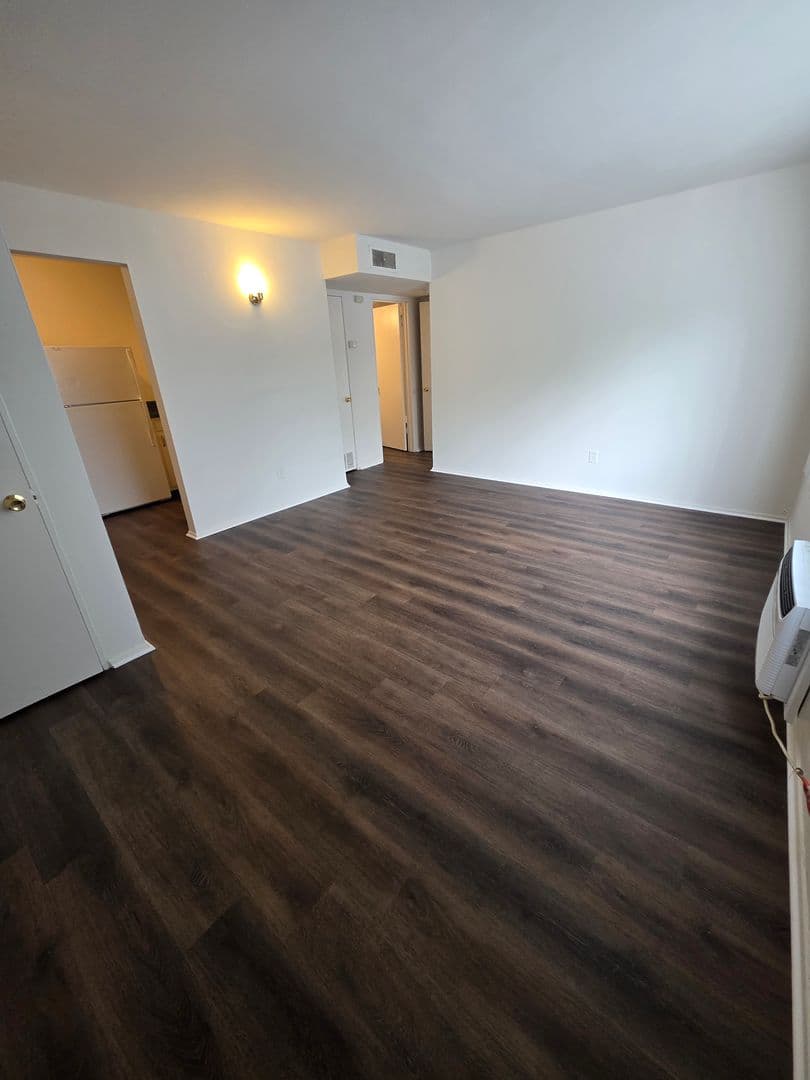 St. Louis Apartment: 9727 Pauline Pl