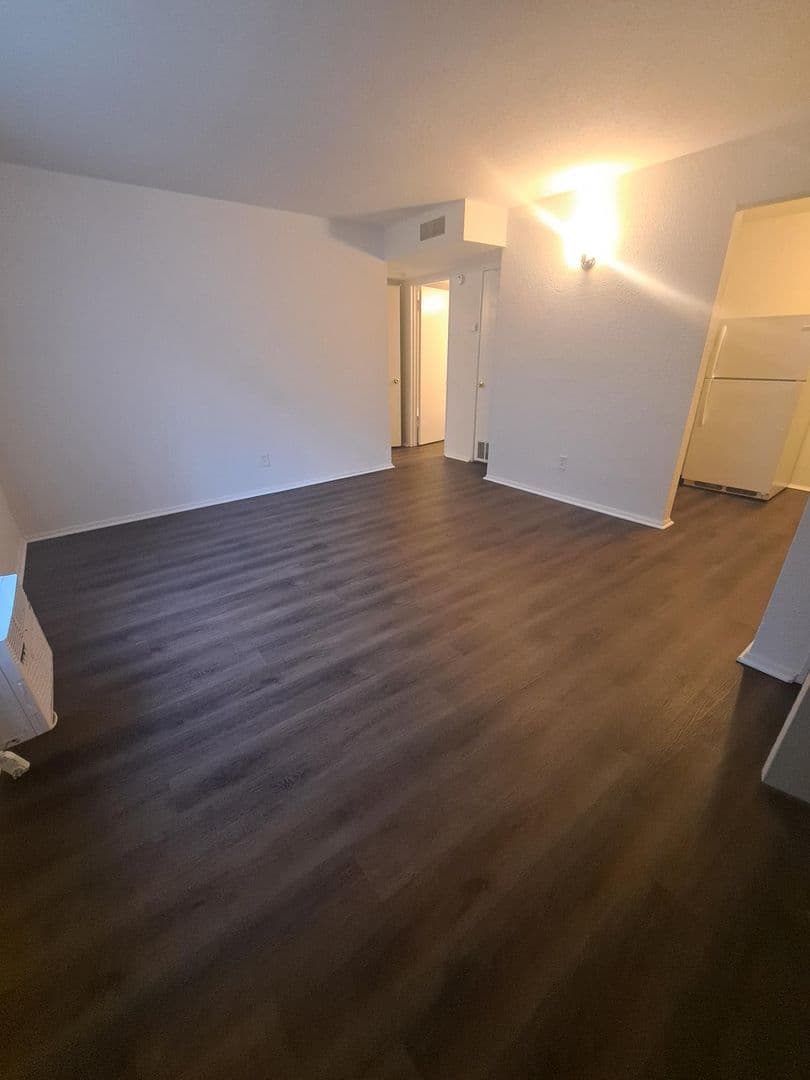 St. Louis Apartment: 9727 Pauline Pl