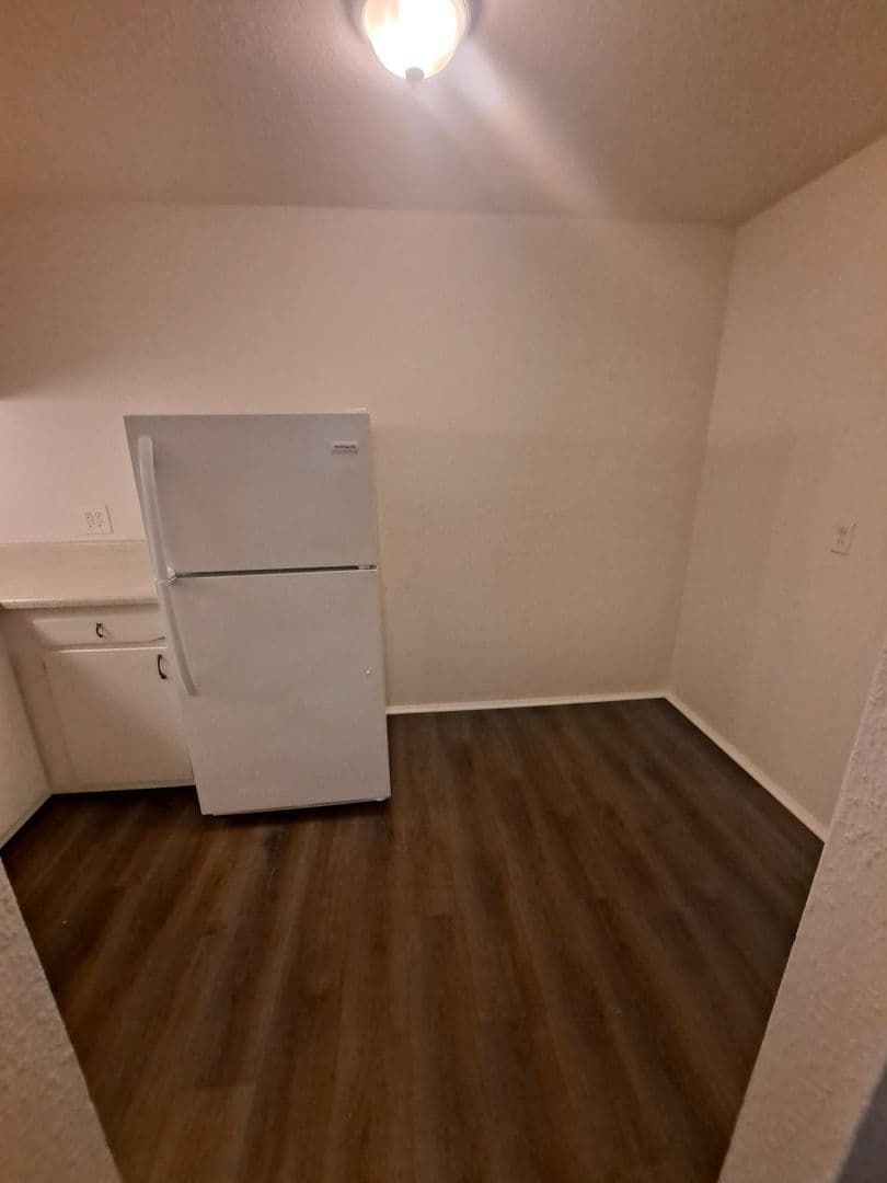 St. Louis Apartment: 9727 Pauline Pl