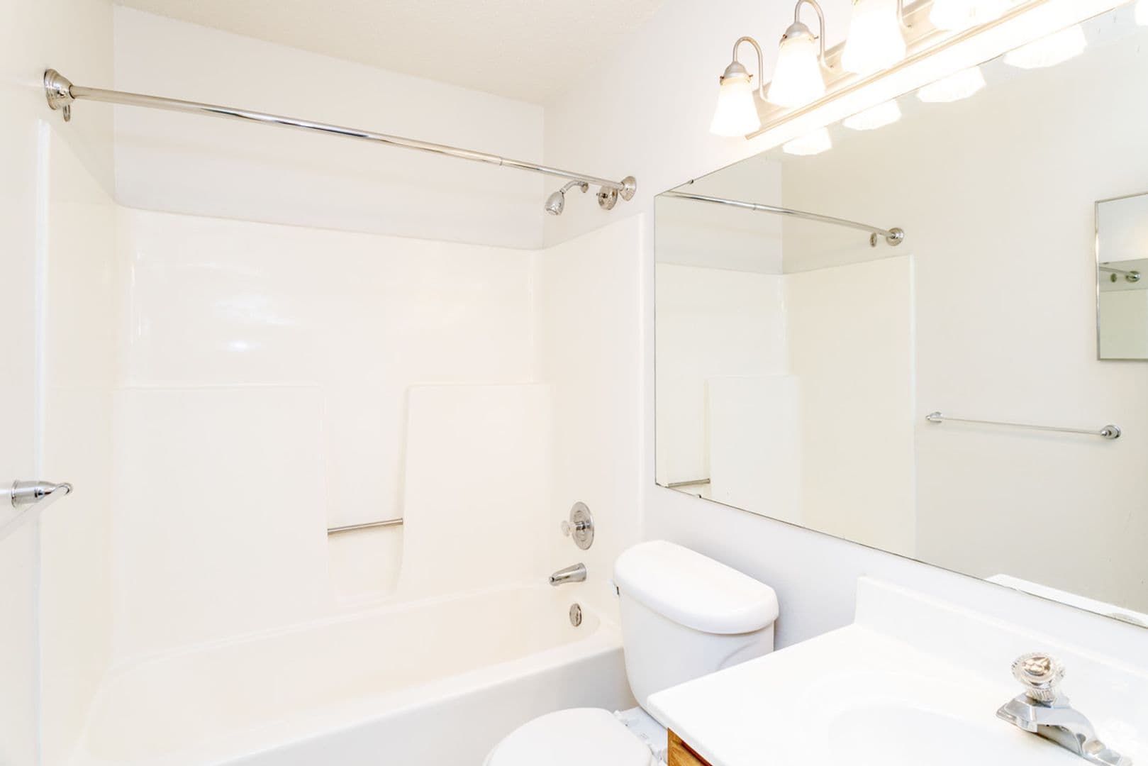 St. Louis Apartment: 1100 Kingbolt Cir Dr.