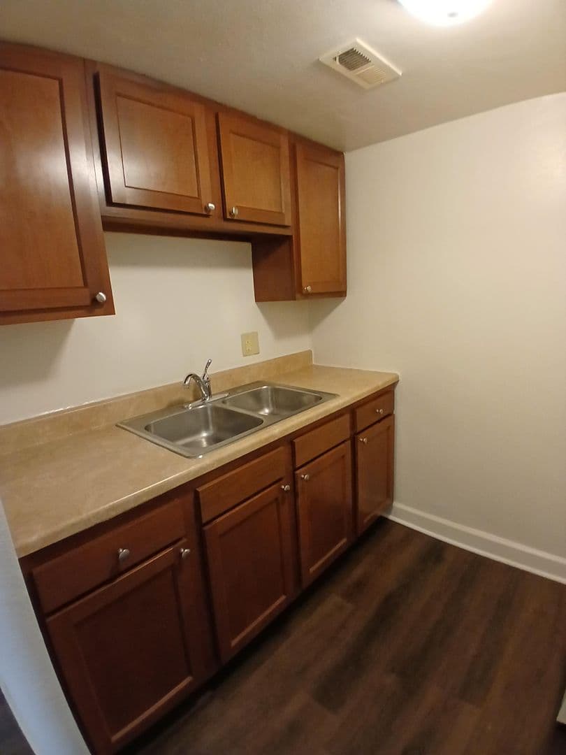 Valley Park Apartment: 54-66 Cheryl Lane