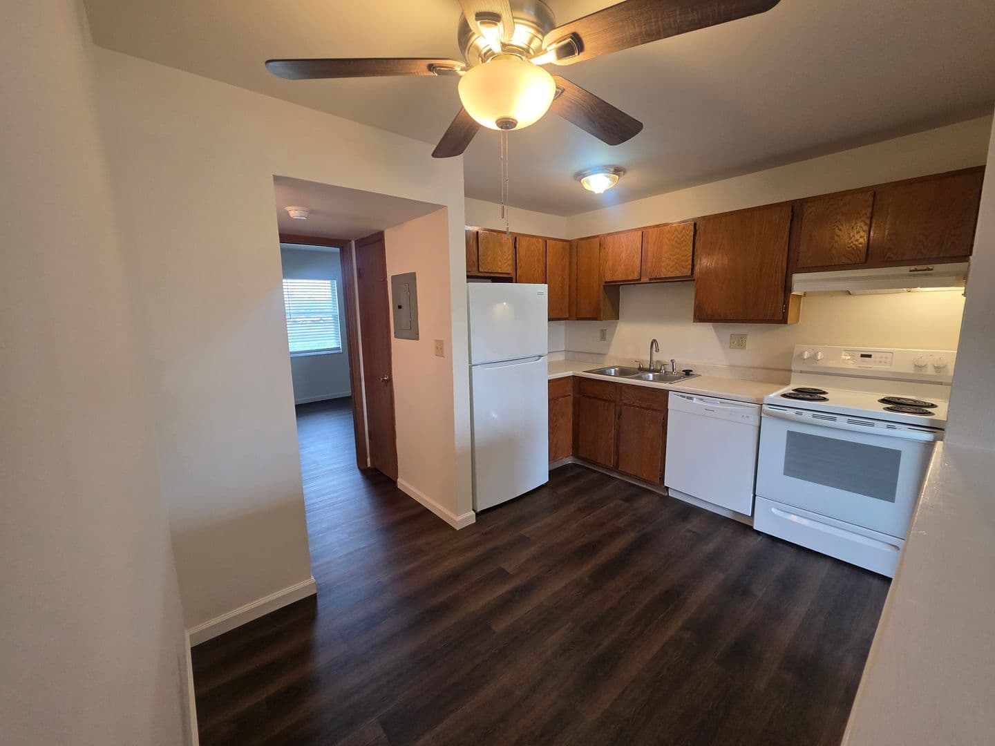 St. Louis Apartment: 13108 Bulter Oak Dr.