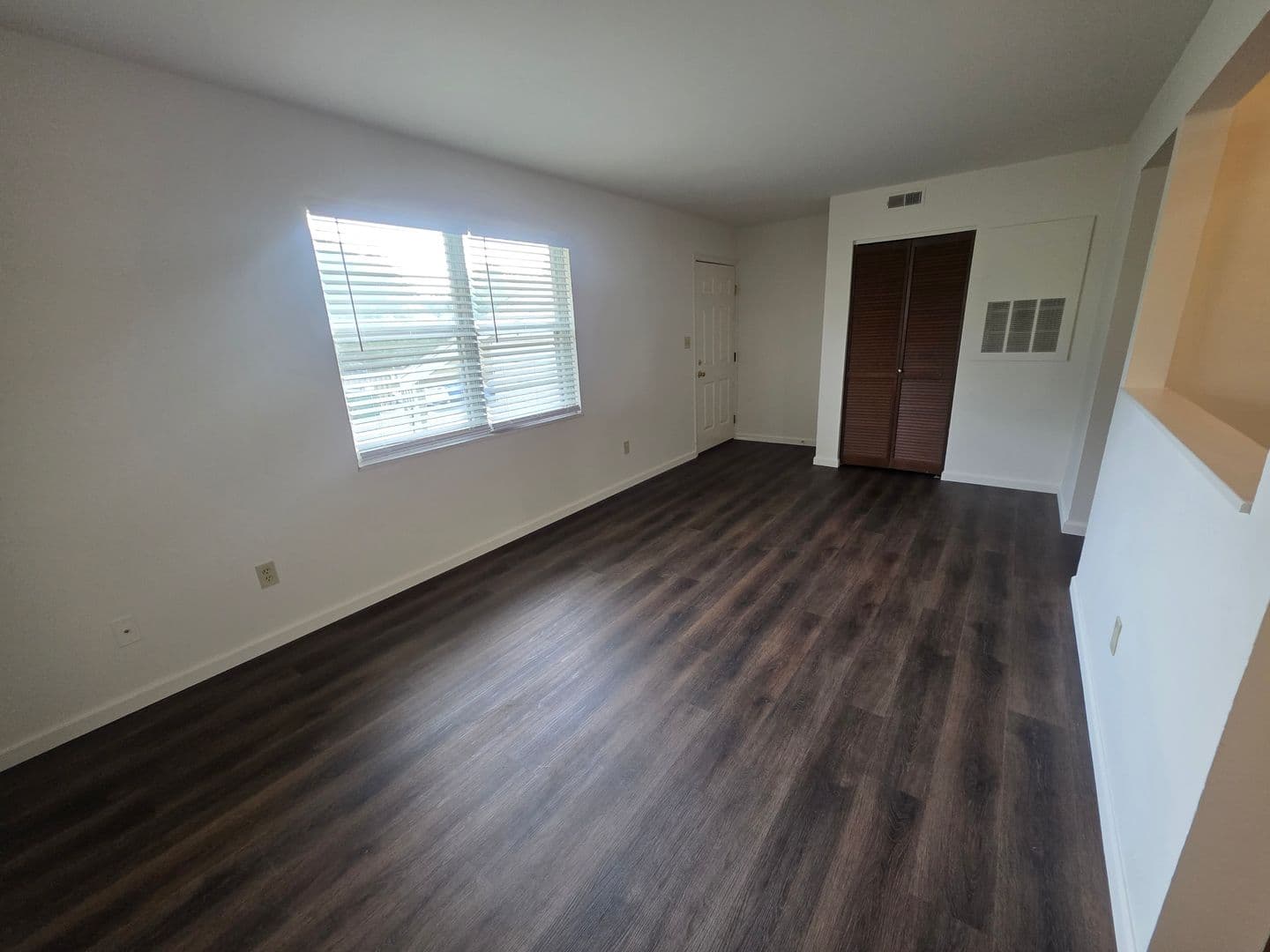 St. Louis Apartment: 13108 Bulter Oak Dr.