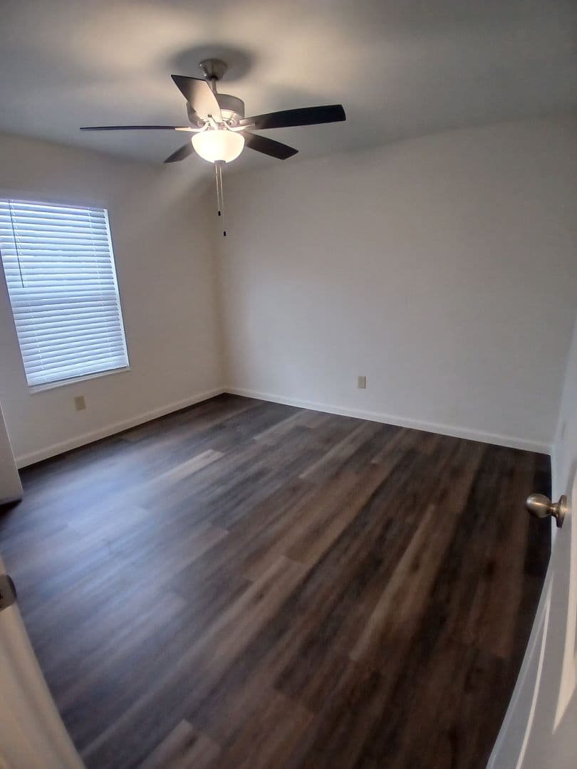 Fenton Apartment: 684 South Old Highway 141