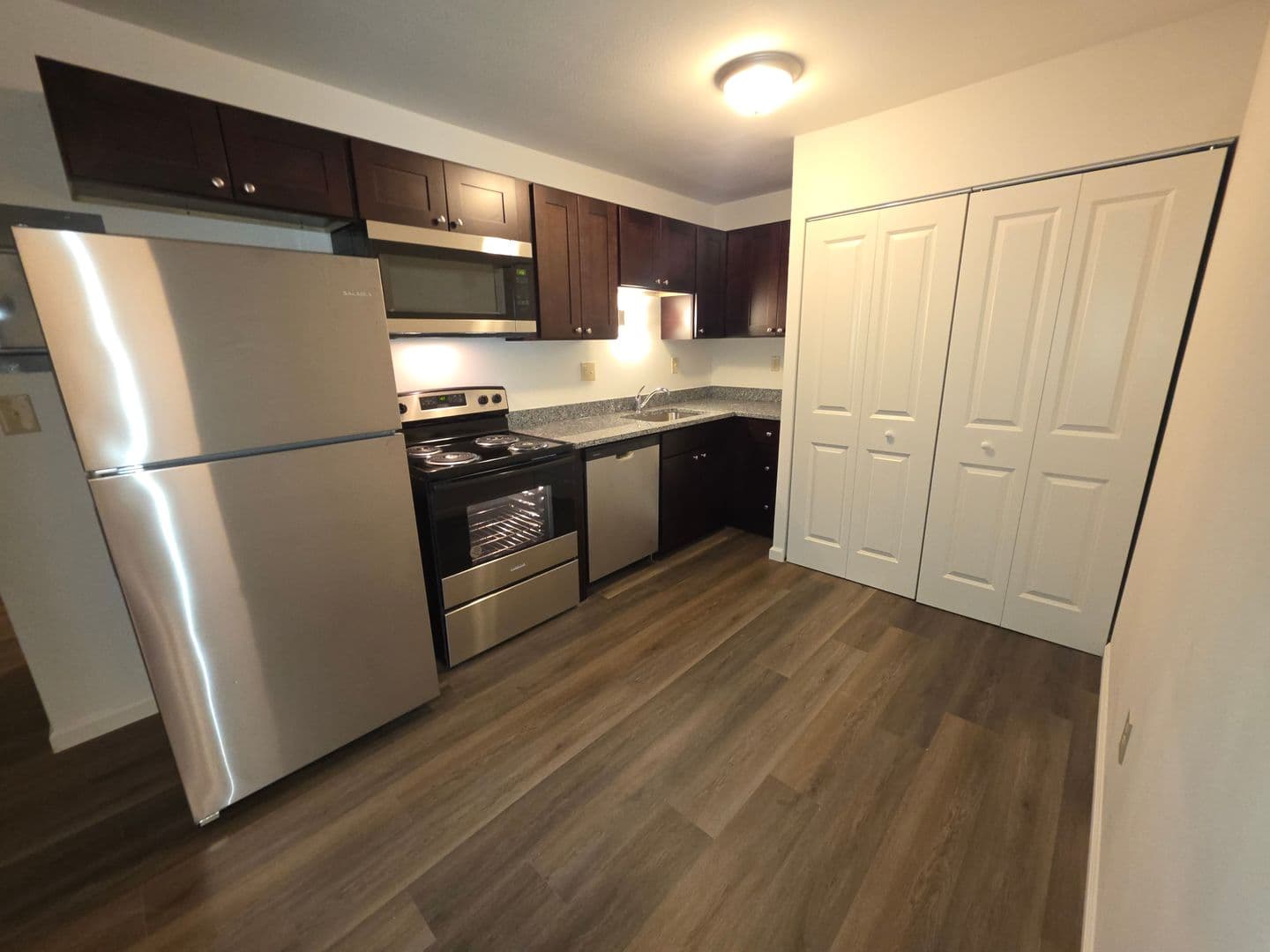 Fenton Apartment: 684 South Old Highway 141