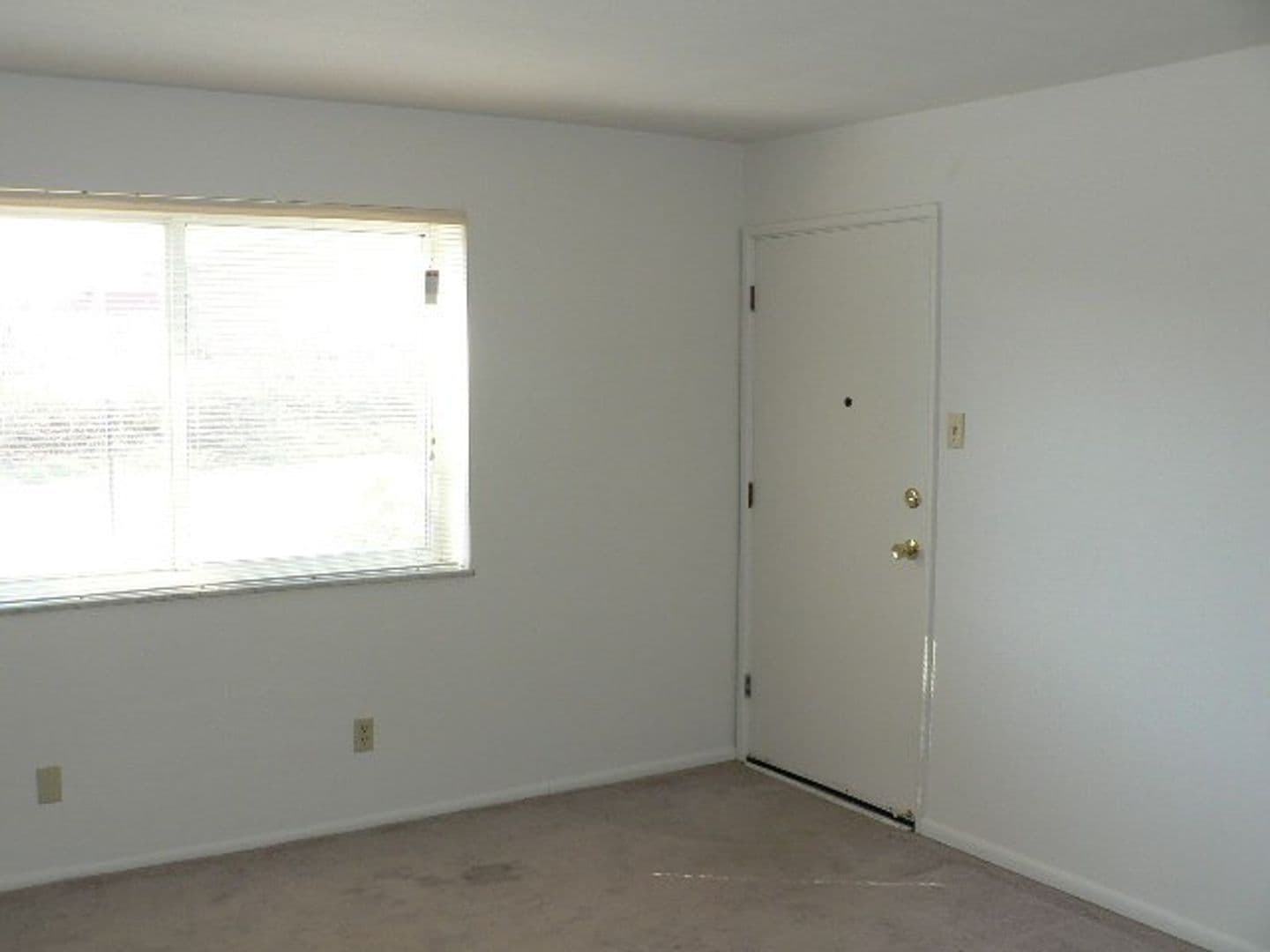 St. Louis Apartment: 3779 Hickory House Ln.