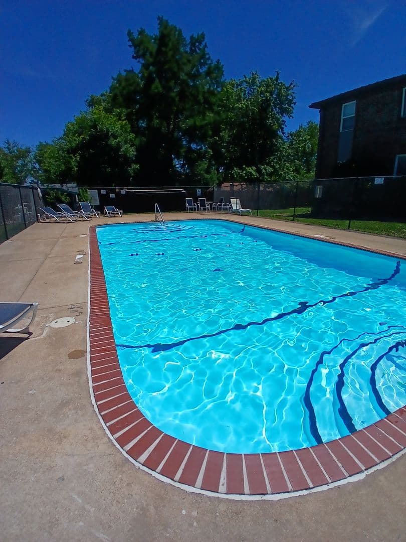 St. Louis Apartment: 5226 Lemay Ferry Rd