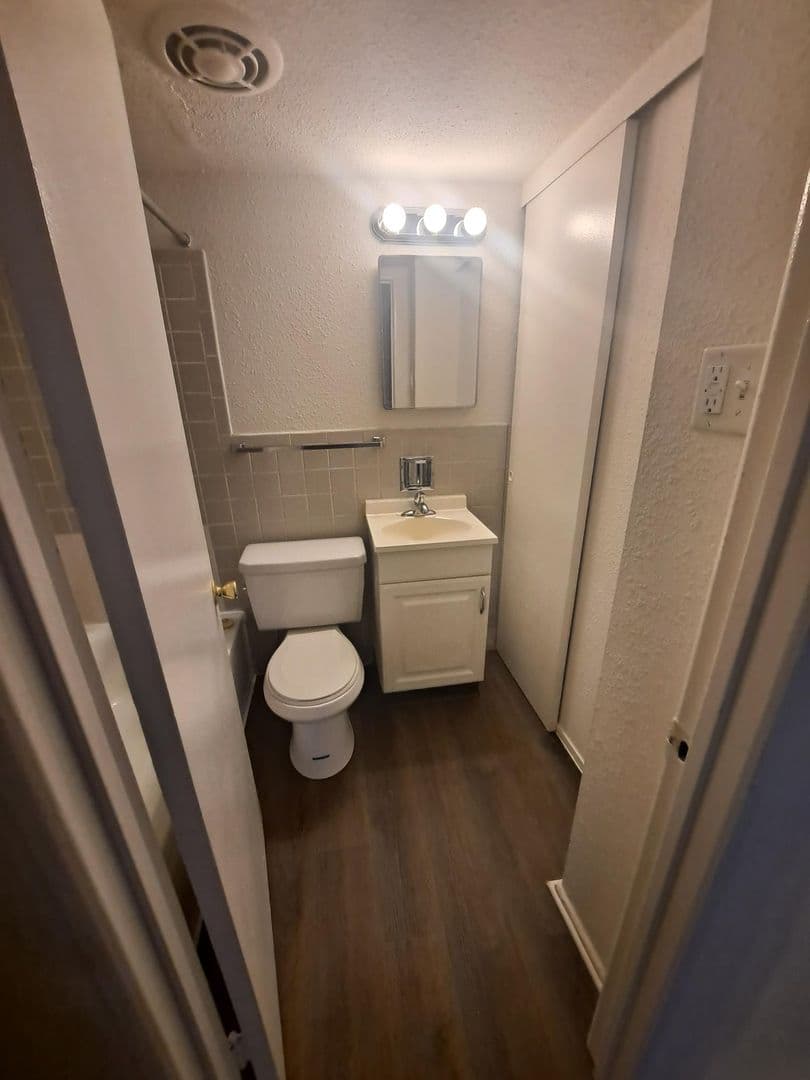 St. Louis Apartment: 9727 Pauline Pl