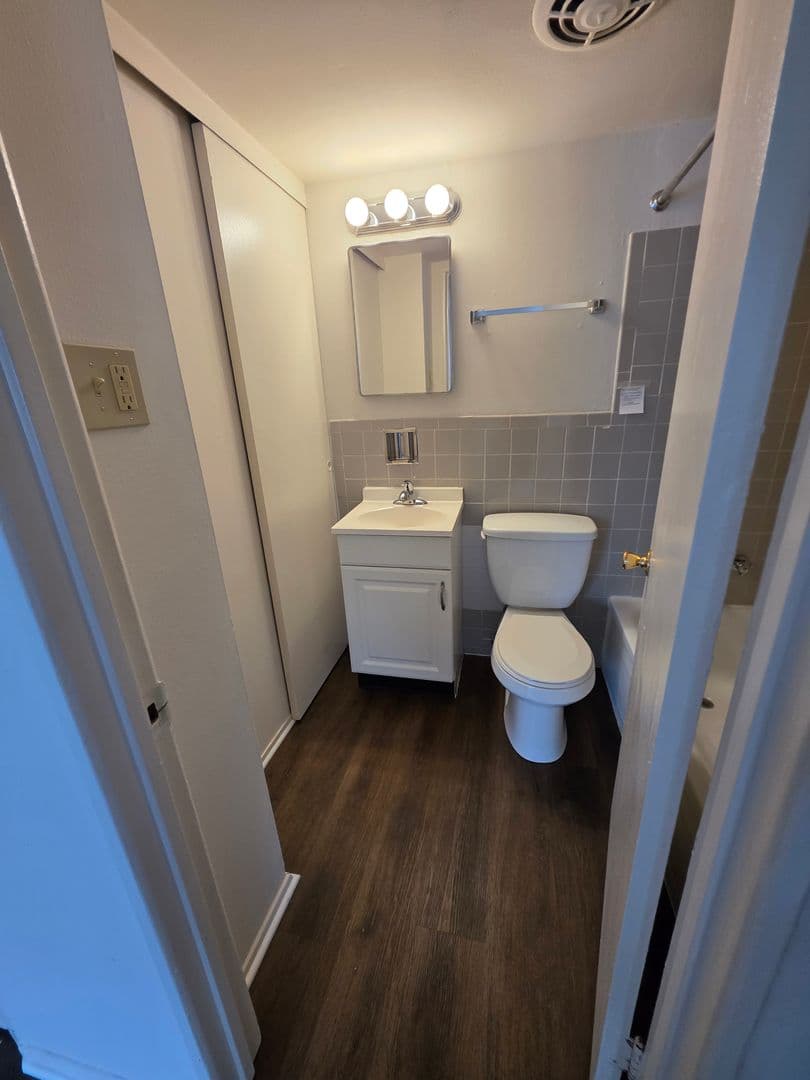 St. Louis Apartment: 9727 Pauline Pl