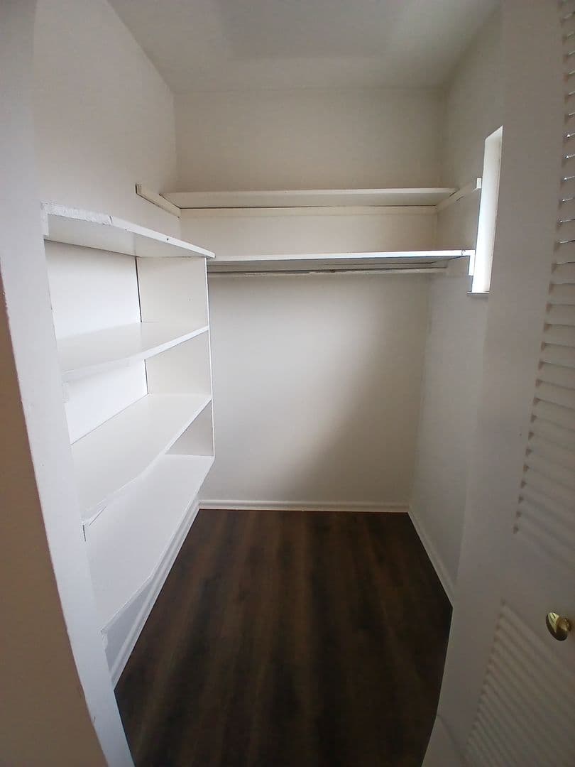 St Louis Apartment: 4080 Sir Bors
