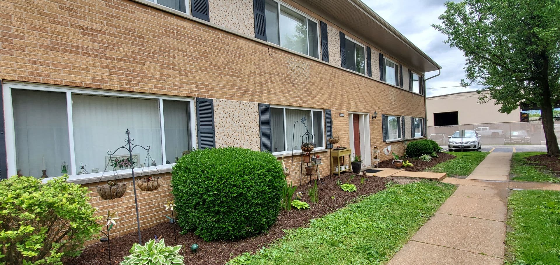 St. Louis Apartment: 9727 Pauline Pl
