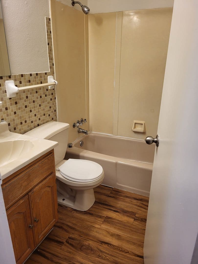 St. Louis Apartment: 5226 Lemay Ferry Rd