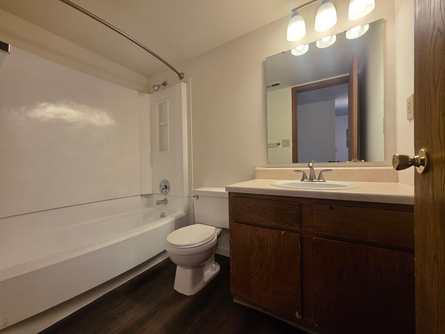 St. Louis Apartment: 13108 Bulter Oak Dr.