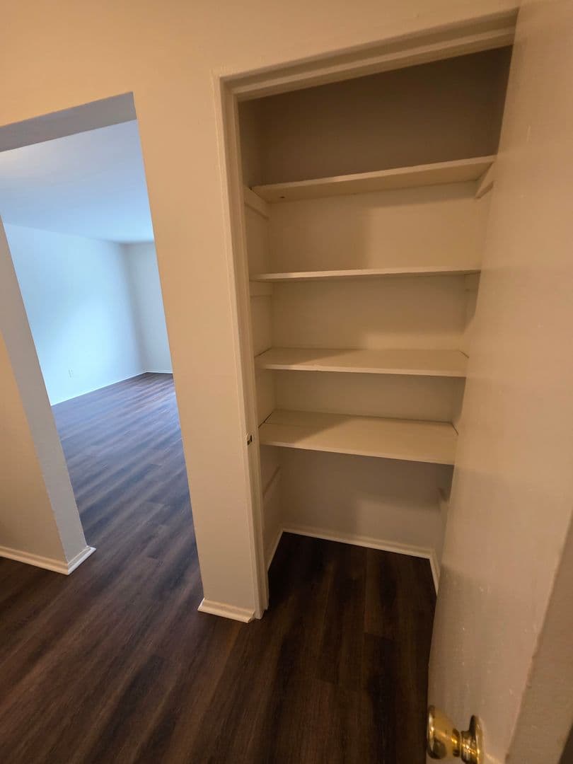 St. Louis Apartment: 9727 Pauline Pl