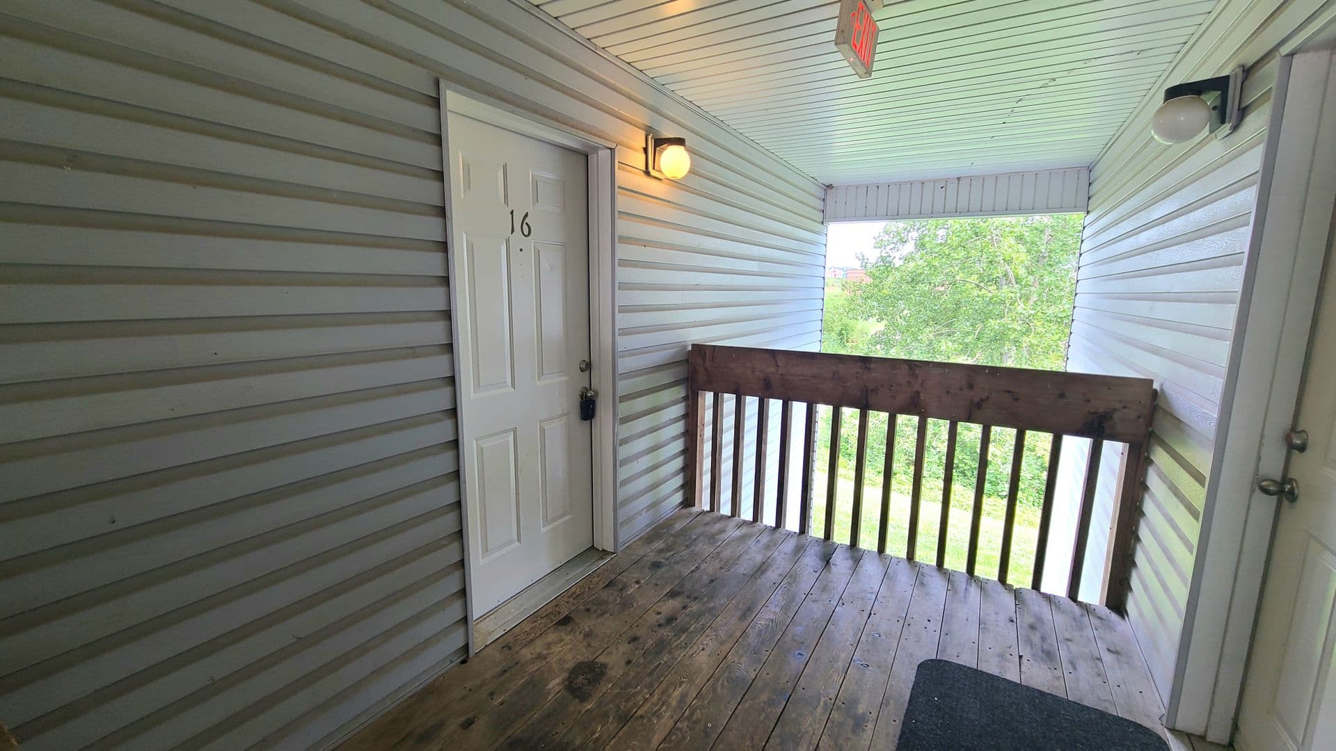 Festus Apartment: 1 Oak Knoll Dr.