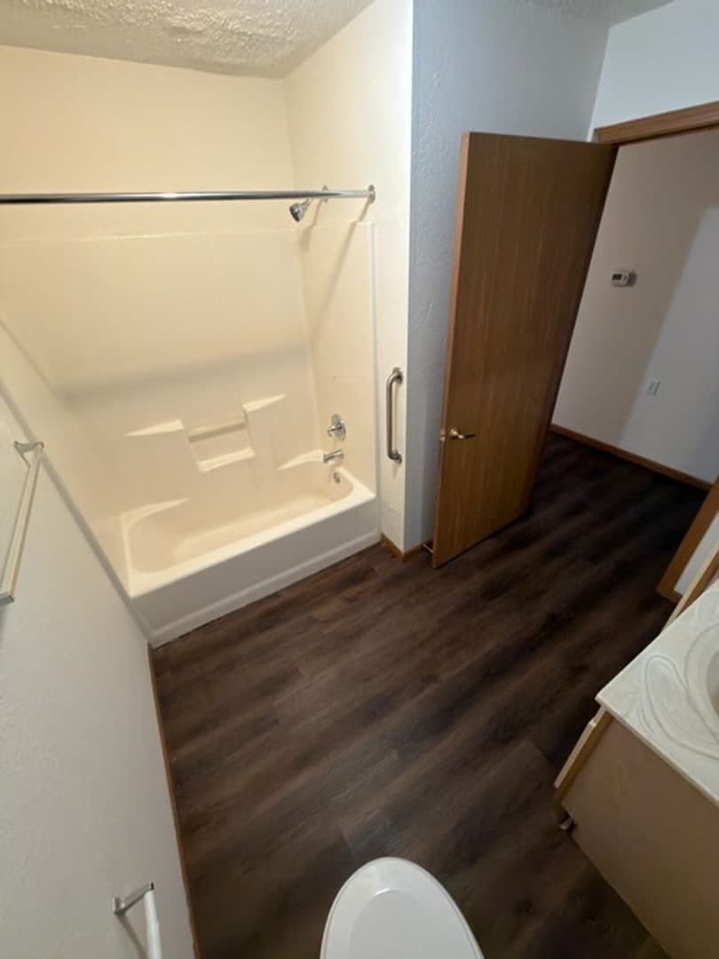 Desoto Apartment: 1998 Woodcrest Place