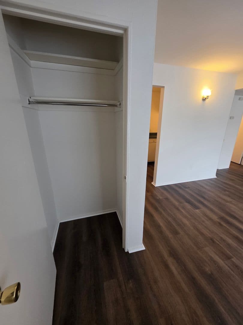 St. Louis Apartment: 9727 Pauline Pl