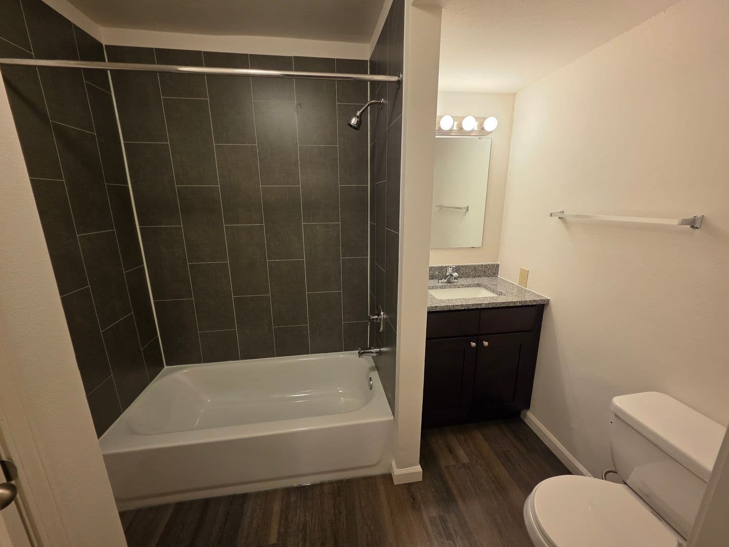 Fenton Apartment: 684 South Old Highway 141