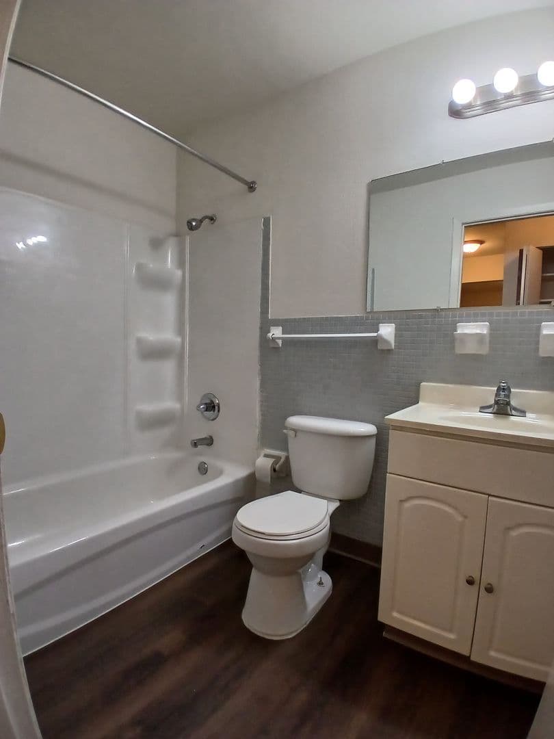 St Louis Apartment: 4080 Sir Bors