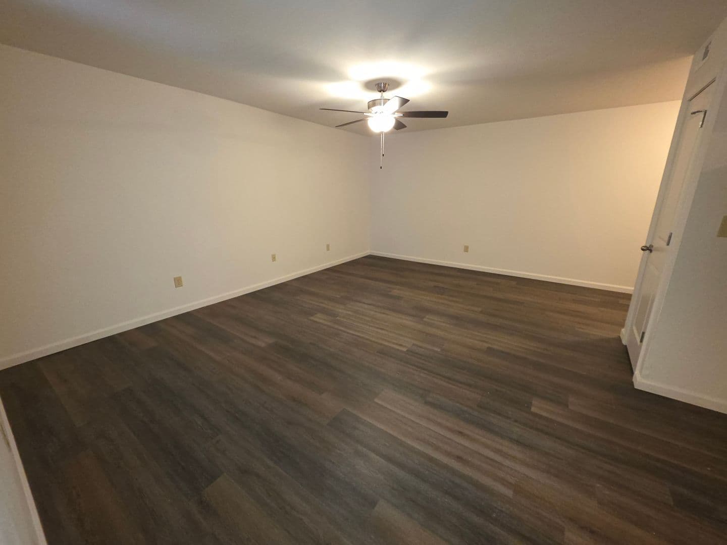 Fenton Apartment: 684 South Old Highway 141
