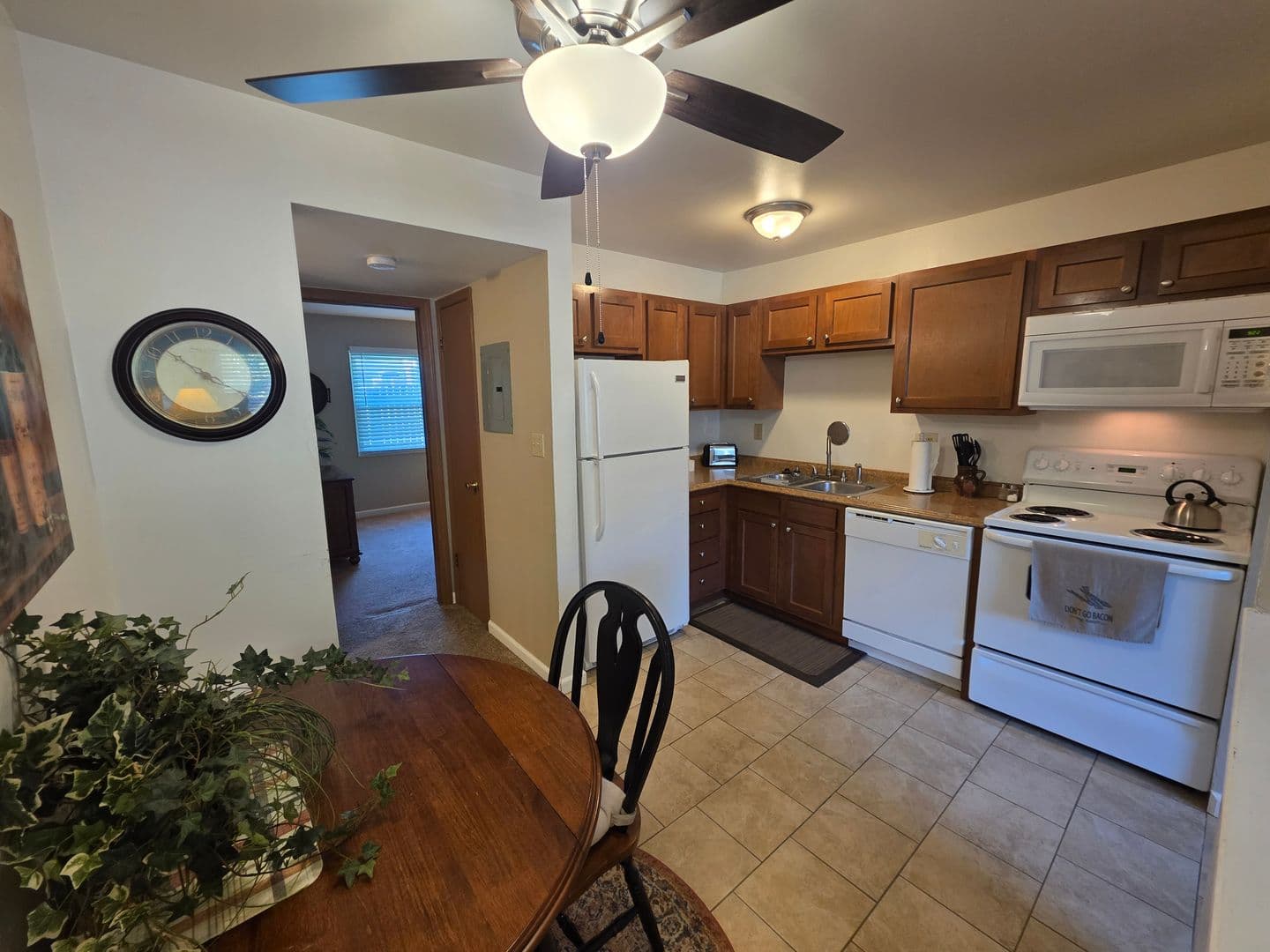St. Louis Apartment: 13108 Bulter Oak Dr.