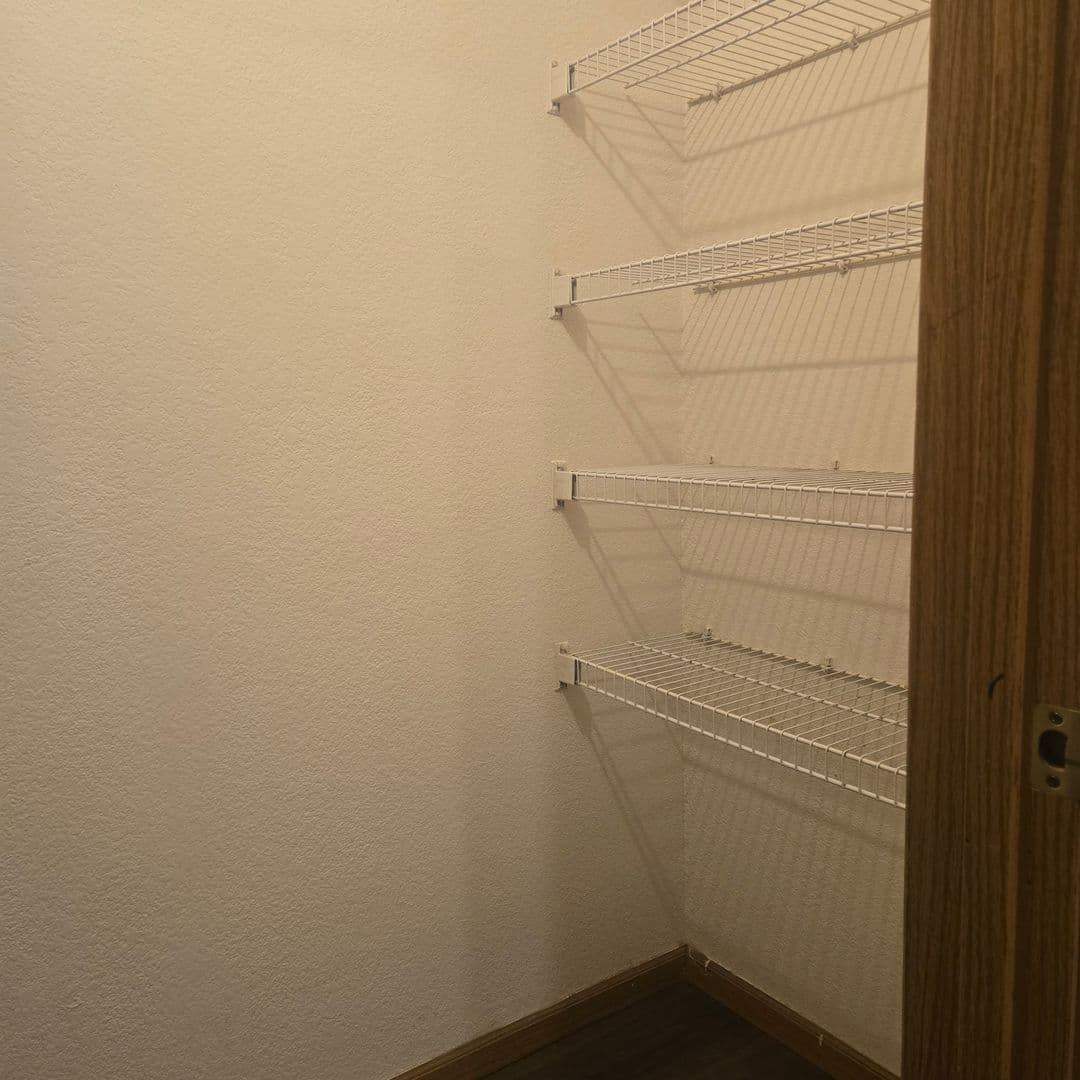 Festus Apartment: 1 Oak Knoll Dr.