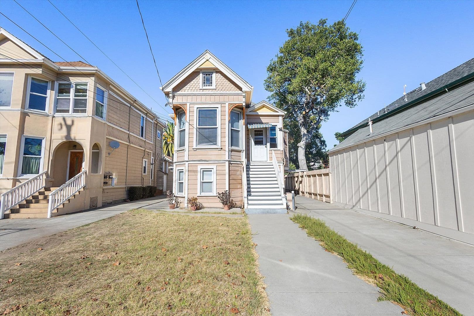 Alameda Apartment: 1823 Encinal Ave #C