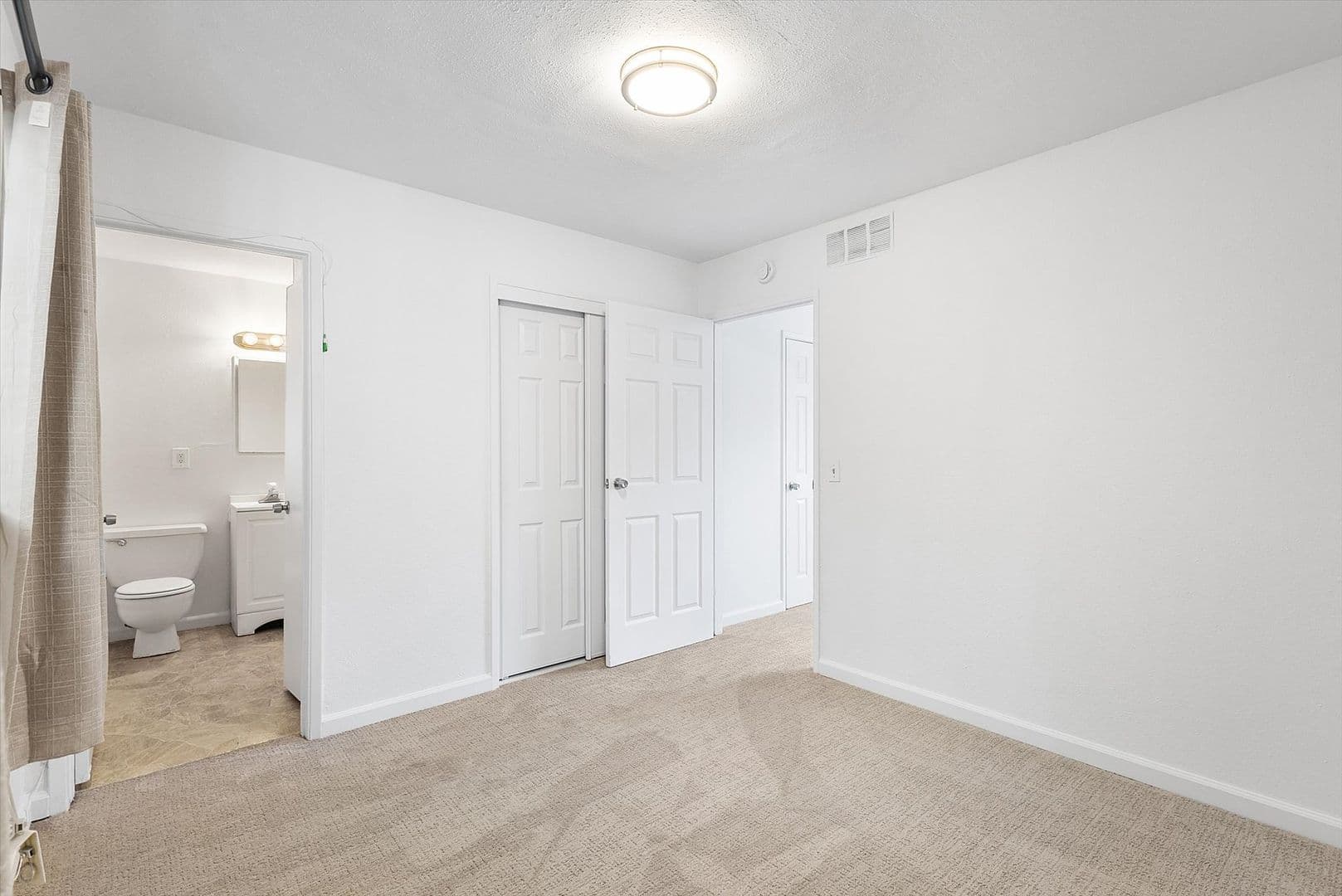 Oakland Apartment: 1843 & 1847 E 25th St