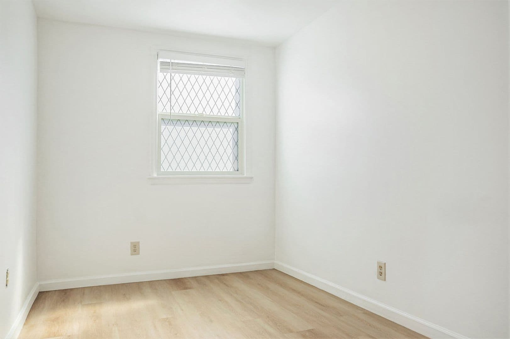 Alameda Apartment: 765 Taylor Ave #A