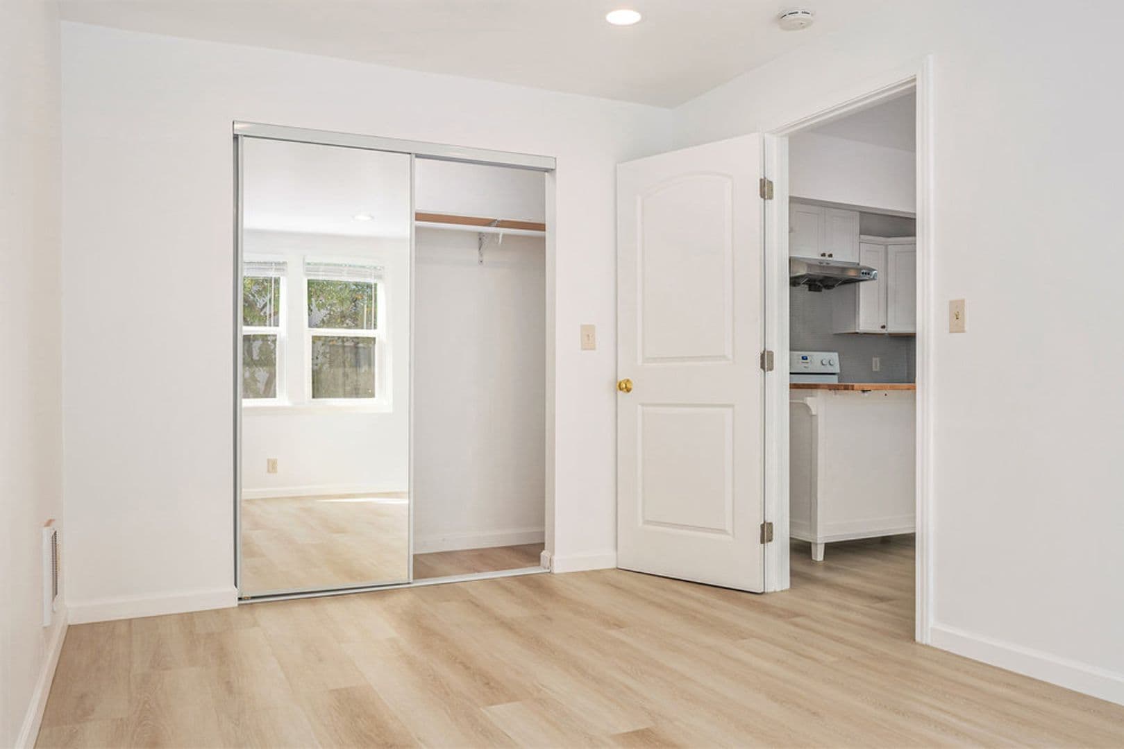 Alameda Apartment: 765 Taylor Ave #A