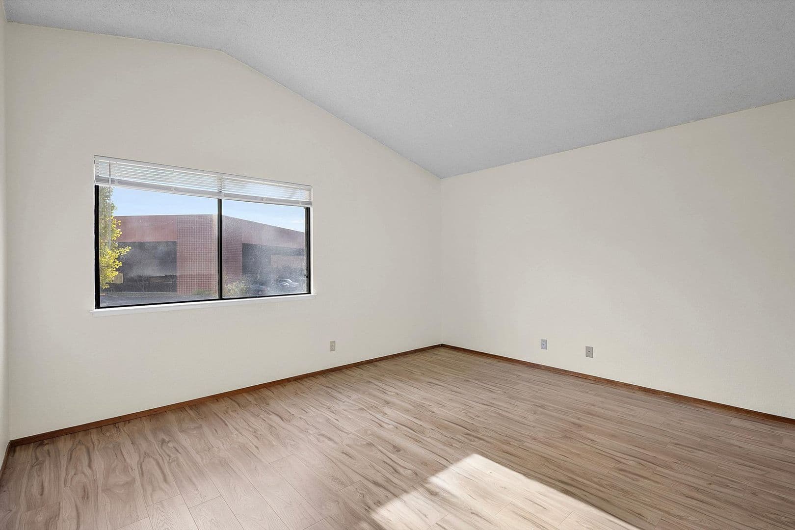 Alameda House: 1304 Pyne Lane