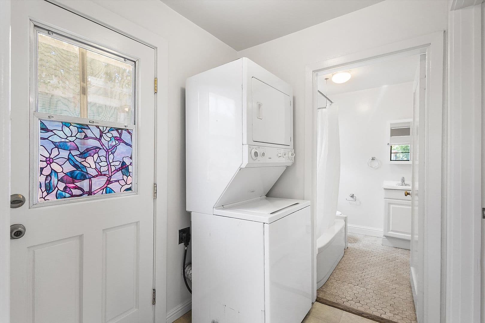 Alameda Apartment: 2510 Eagle Ave #C