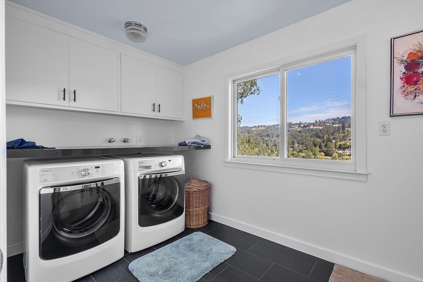 Oakland House: 6140 Bullard Dr