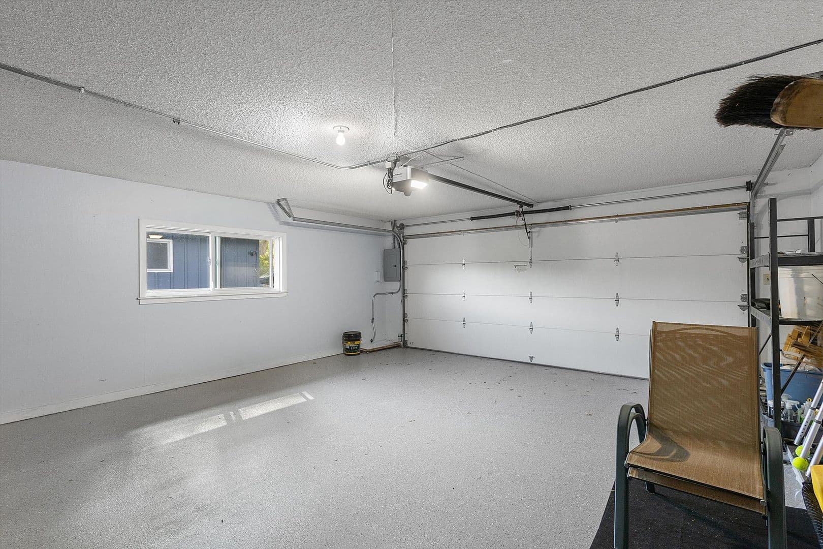 Oakland House: 6140 Bullard Dr